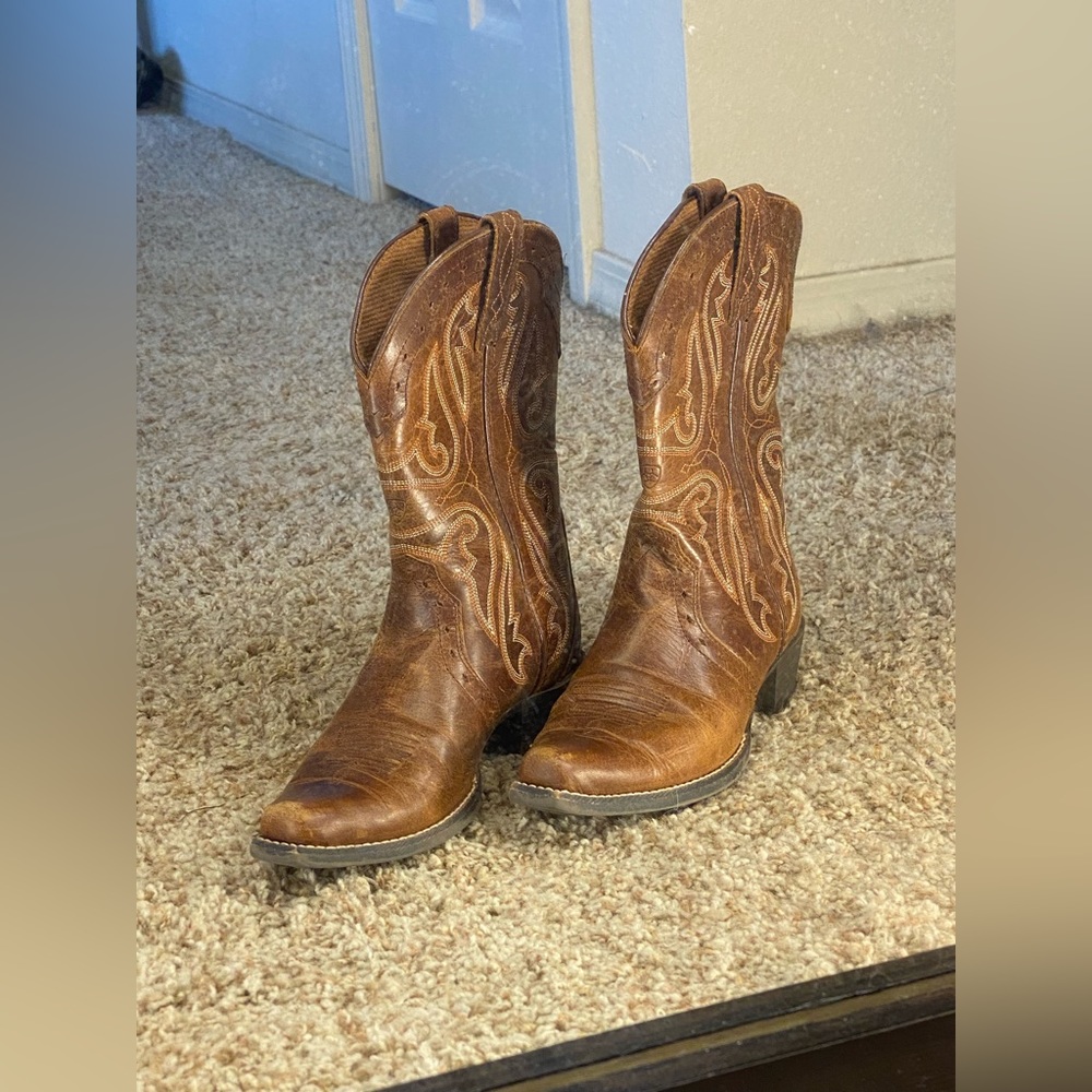 Ariat cowboy/girl boots